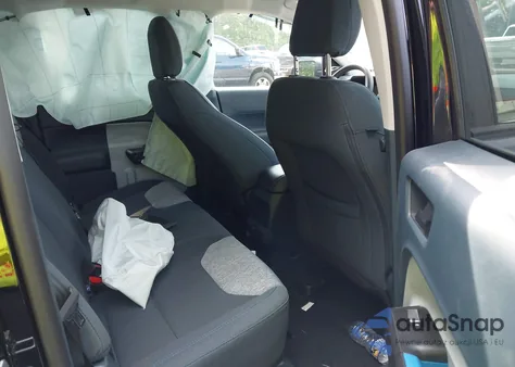 2025 Ford Maverick Xlt z USA, uszkodzony, nr VIN 3FTTW8H33SRA37118